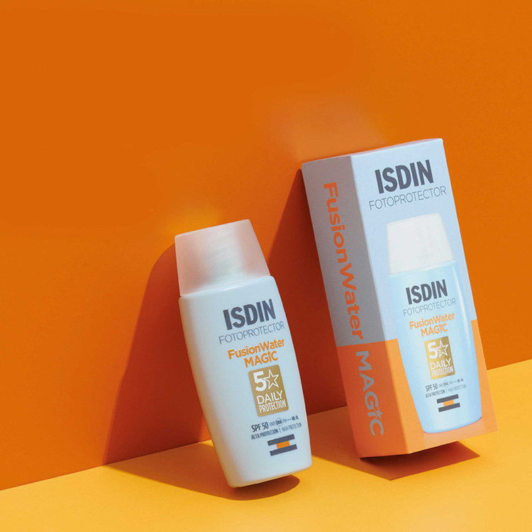 فلوئید ضدآفتاب بدون رنگ ایزدین SPF50 مدل Fusion Water Magic 